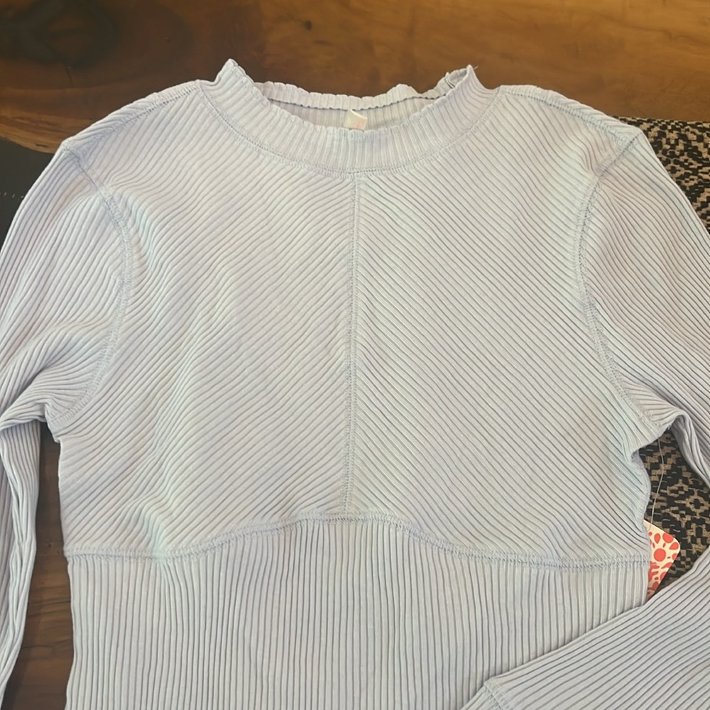 Free People long sleeve - Picture 2 of 7